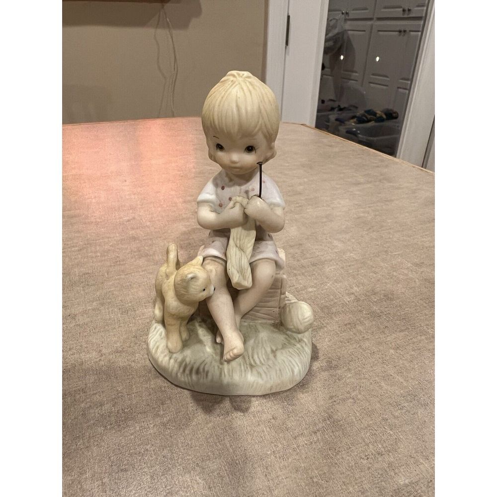 Vintage Lefton TWL 03844 The Christopher Collection Child Girl Cat Knitting